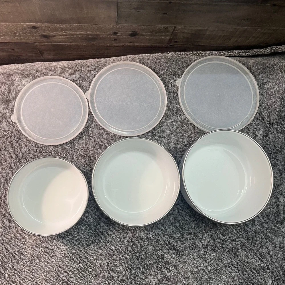 Vintage Lincoware Enamel Nesting Bowls Set of 3 Blue Onion Floral White Lids